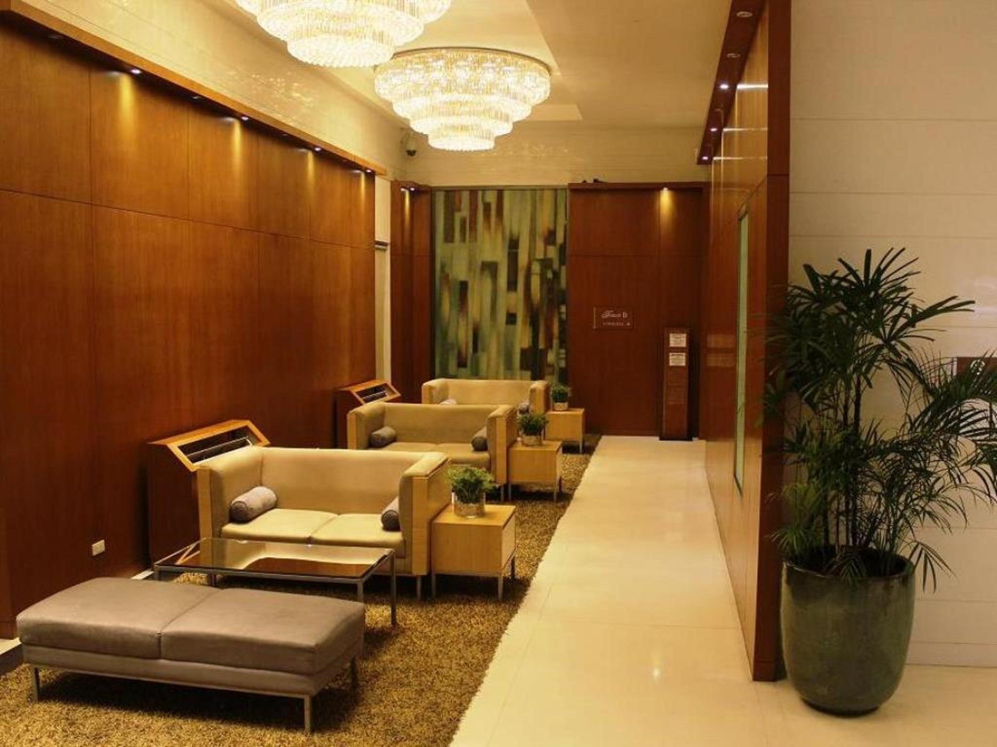 Bsa Twin Towers Aparthotel Mandaluyong Exterior photo